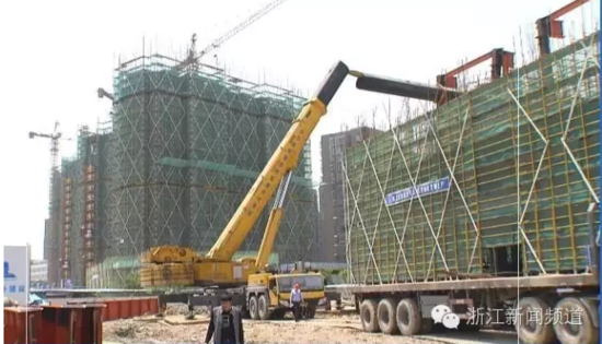 五一假期，杭州一工地的起重機吊機倒塌，造成1人重傷，3人輕傷